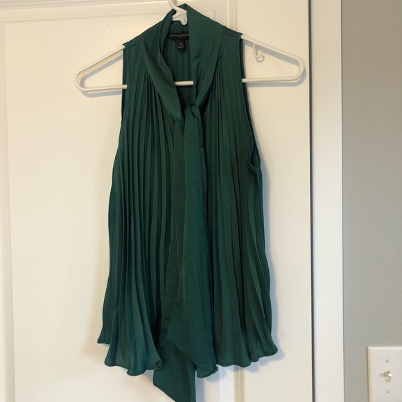 Banana Republic | Pleated Tie-Neck Top in Green - Picture 2 of 6